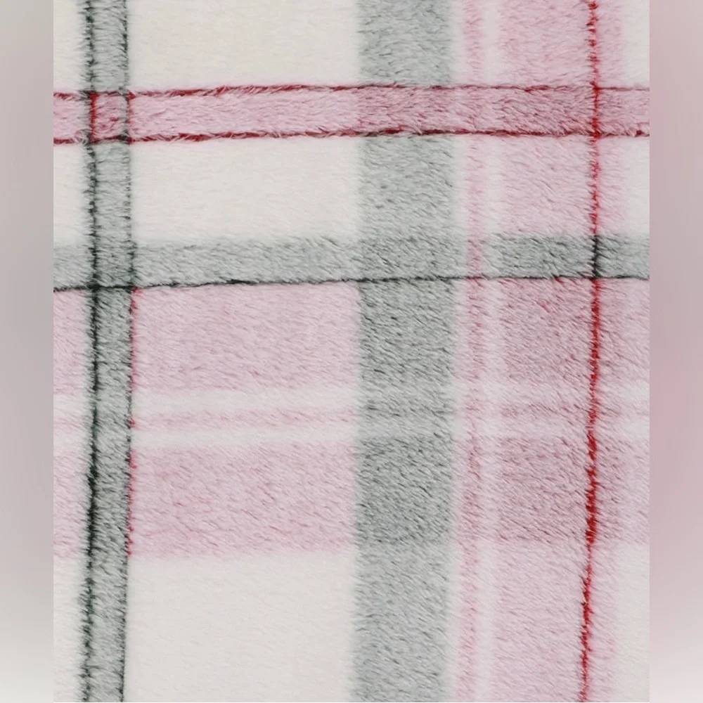 Mainstay Printed Textured Plush Throw 50” x 60” Holiday Plaid